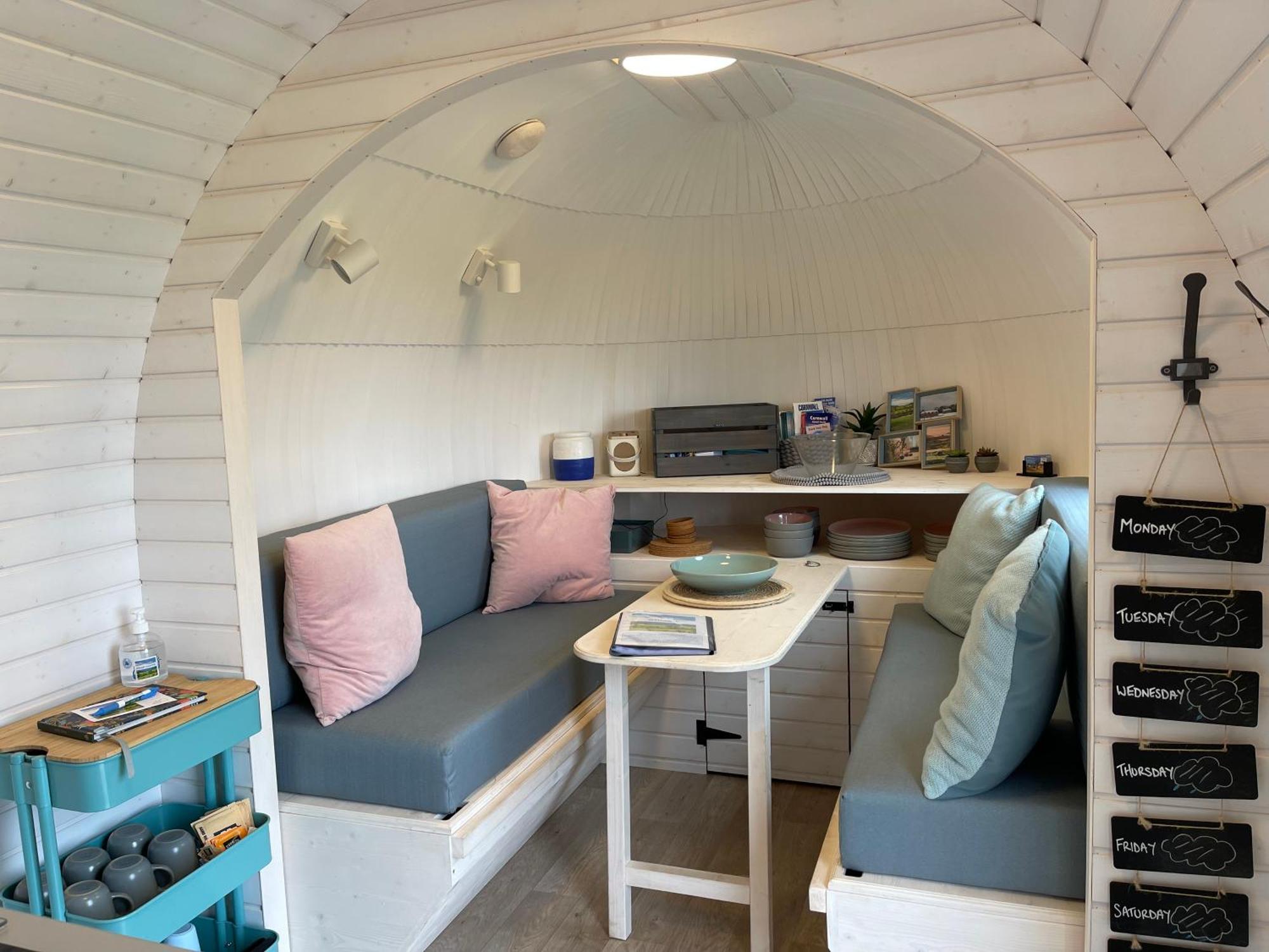 فيلا Clotted Cream -Lydcott Glamping, Cornish Sea Views لوي المظهر الخارجي الصورة