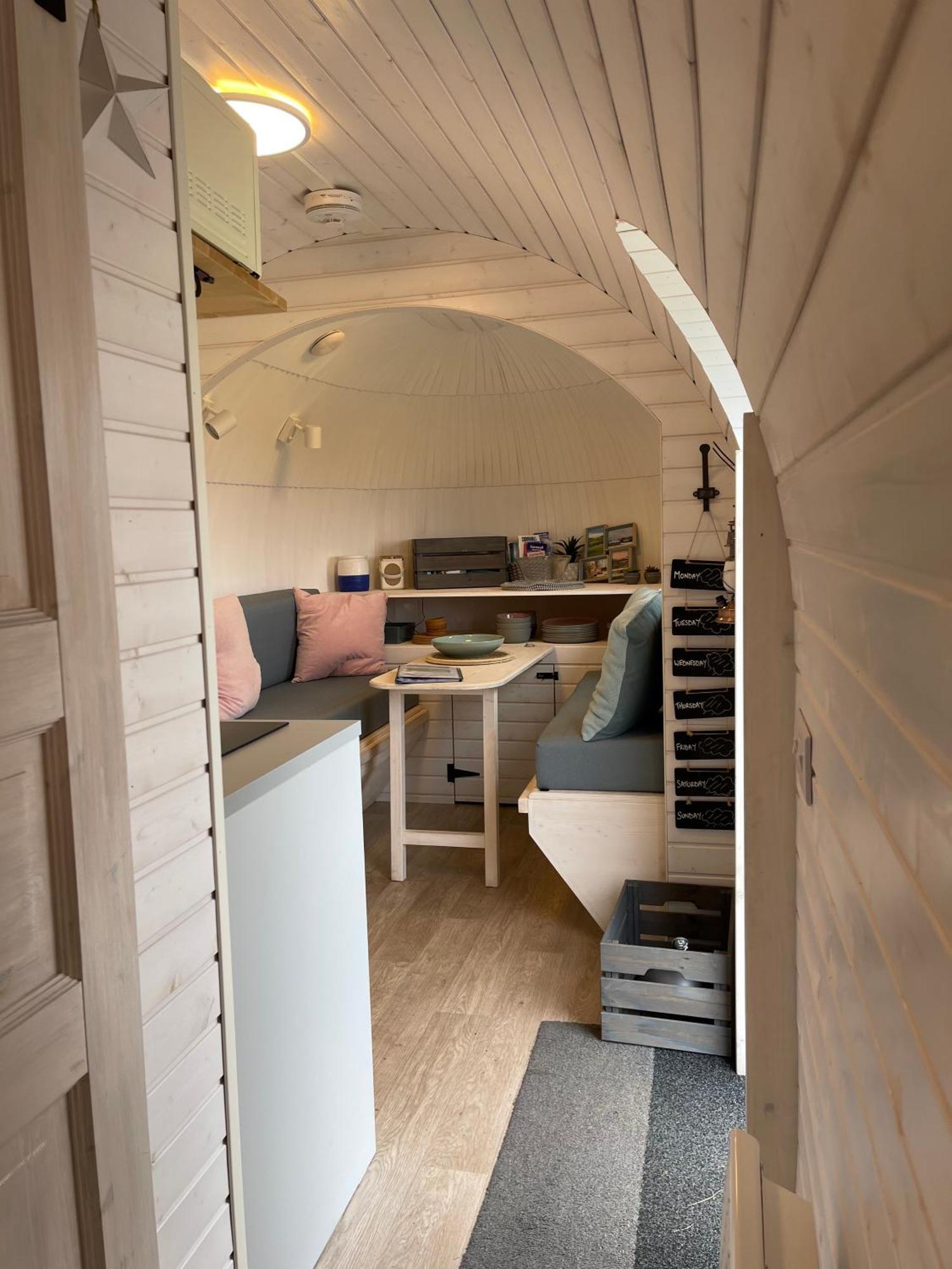 فيلا Clotted Cream -Lydcott Glamping, Cornish Sea Views لوي المظهر الخارجي الصورة