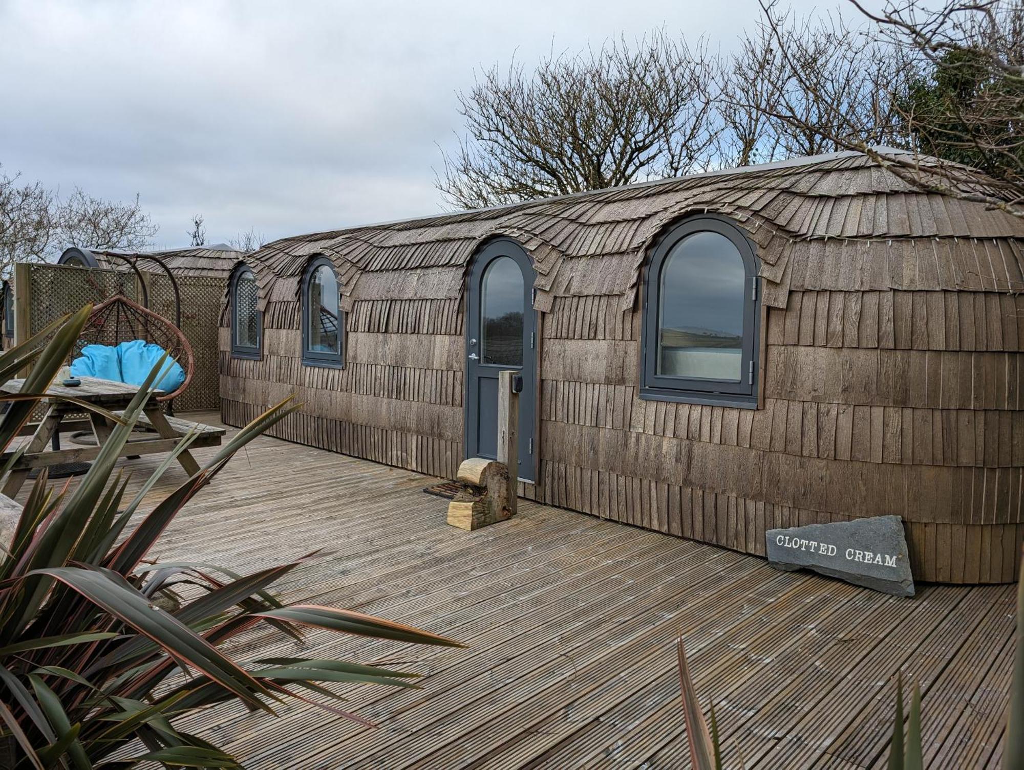 فيلا Clotted Cream -Lydcott Glamping, Cornish Sea Views لوي المظهر الخارجي الصورة